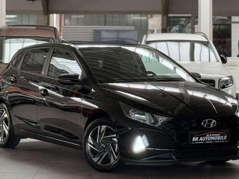 Schwarz Gebraucht 2022 Hyundai i20 Edition 30 Kleinwagen | 15.990 € (Fairer Preis) - Bild 1/4