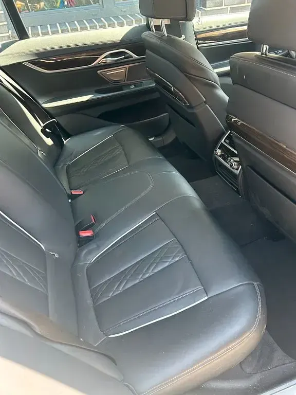 Gebraucht BMW 740 320 PS (235 kW) 2019 Weiß Limousine