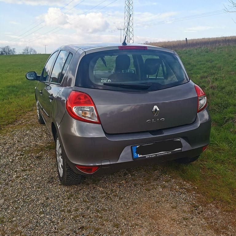 Gebraucht Renault Clio IV 75 PS (55 kW) 2012 Grau Limousine