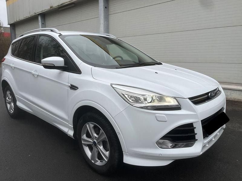 Gebraucht Ford Kuga Individual 150 PS (110 kW) 2016 Weiß SUV