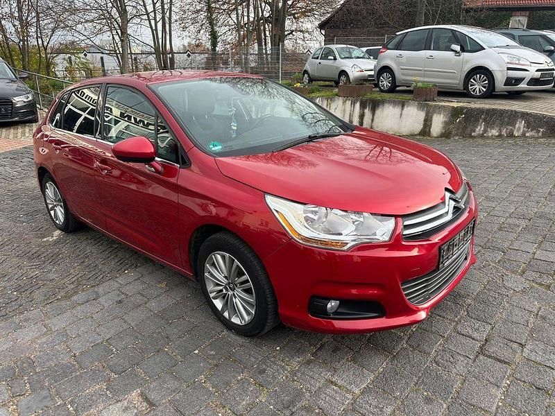 Rot Gebraucht 2011 Citroën C4 Tendance Limousine | 4.299 € (Fairer Preis) - Bild 1/4