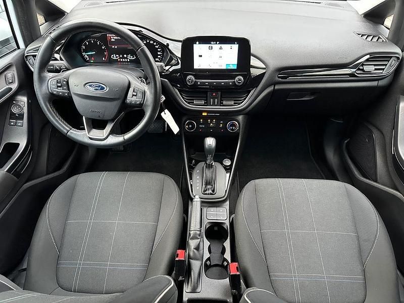 Gebraucht Ford Fiesta 101 PS (74 kW) 2017 Weiß Limousine