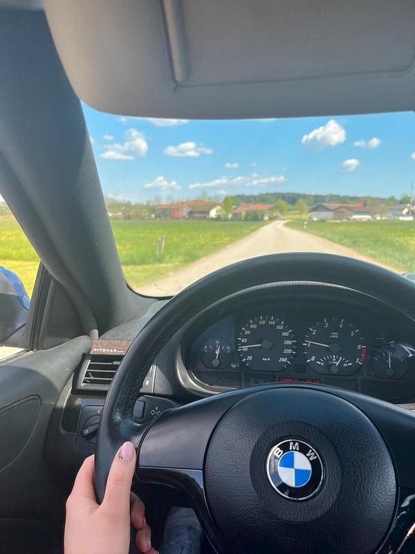 Gebraucht BMW 320 172 PS (126 kW) 2002 Blau Coupé