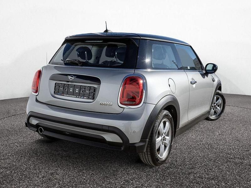 Używany Mini Cooper 136 KM (100 kW) 2023 Srebrny Hatchback