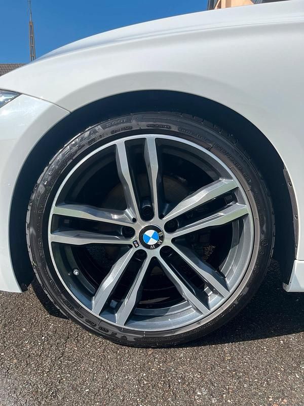 Używany BMW 320 M Performance 190 KM (139 kW) 2018 Biały Kombi