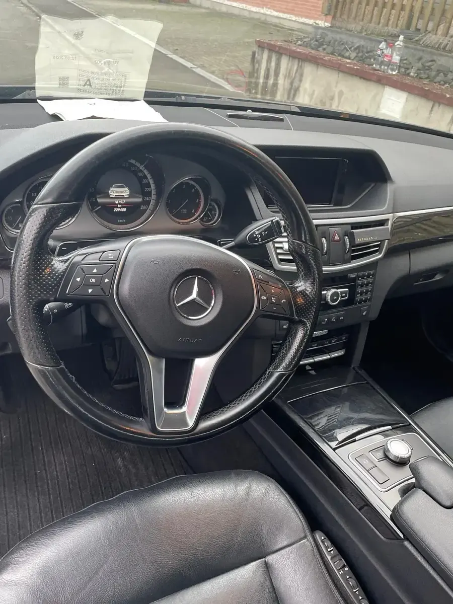 Gebraucht Mercedes E300 Avantgarde 236 PS (173 kW) 2012 Schwarz Limousine