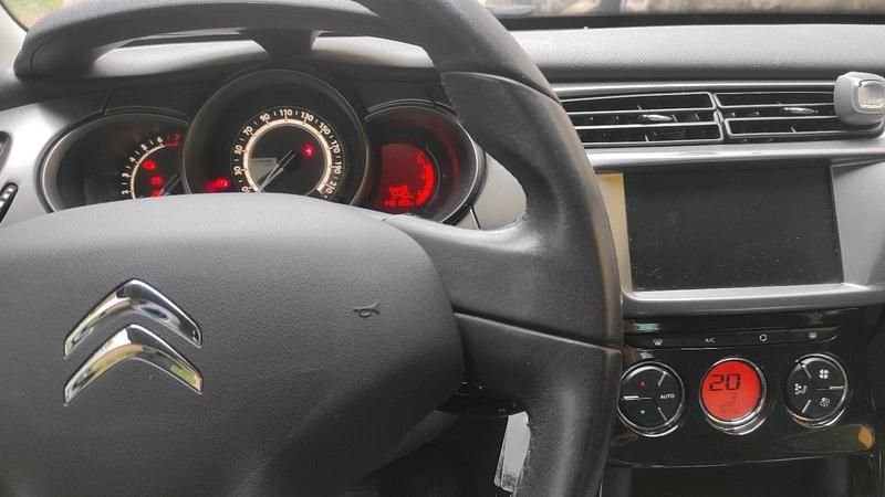 Blau Gebraucht 2016 Citroën C3 Kleinwagen | 5.500 € (Etwas zu teuer) - Bild 1/1