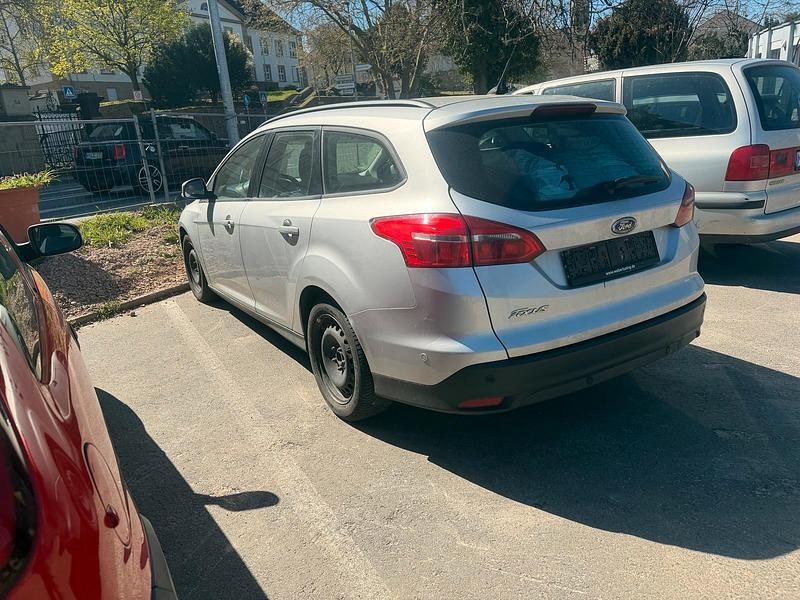 Second-hand Ford Focus 105 CP (77 kW) 2015 Argintiu Break