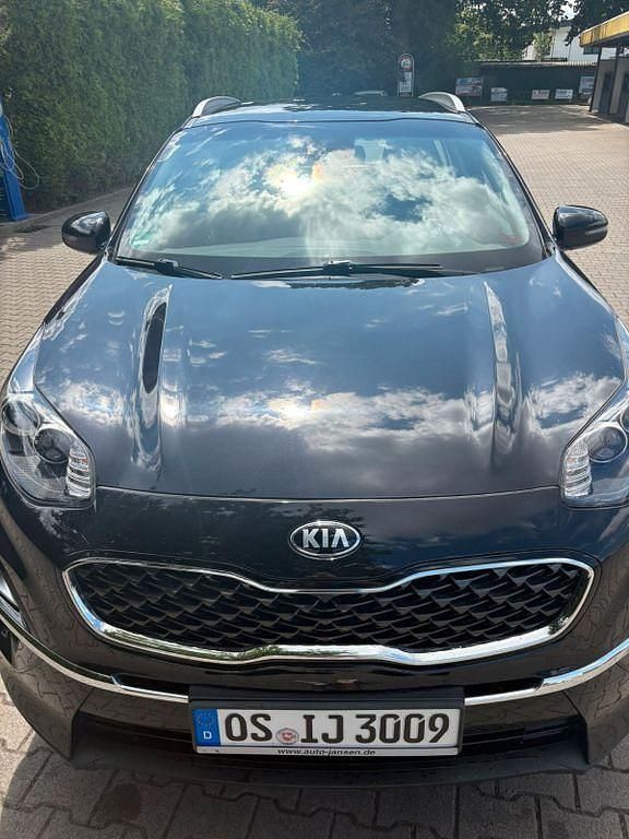 Schwarz Gebraucht 2018 Kia Sportage DREAM-TEAM Edition SUV | 13.500 € (Guter Preis) - Bild 1/4