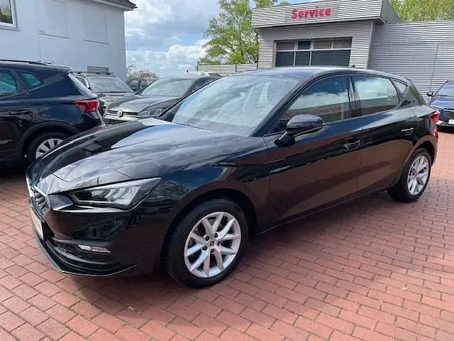 Gebraucht Seat Leon Style 110 PS (80 kW) 2021 Mitternachtsschwarz Limousine