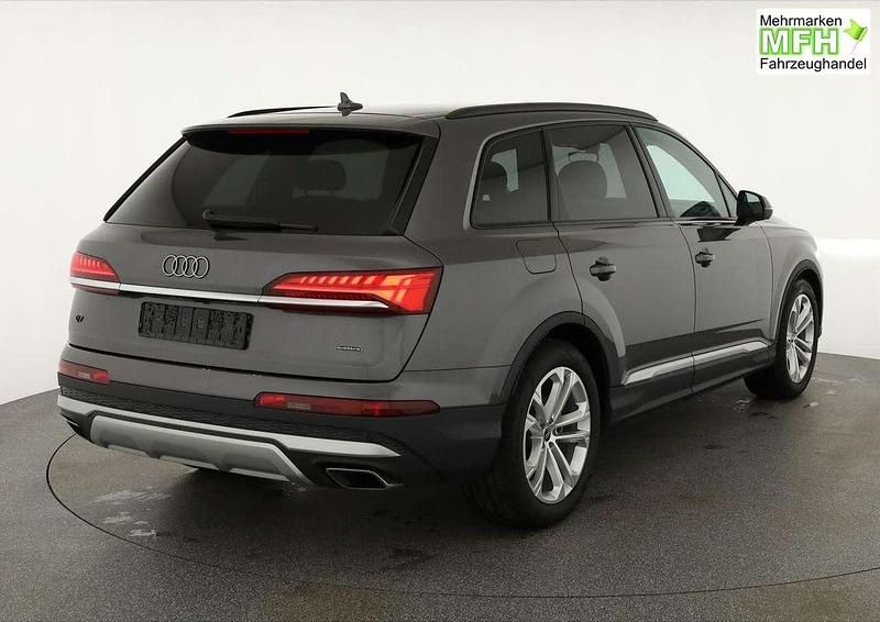 Neu Audi Q7 Basis 231 PS (169 kW) 2025 Samurai grau metallic SUV
