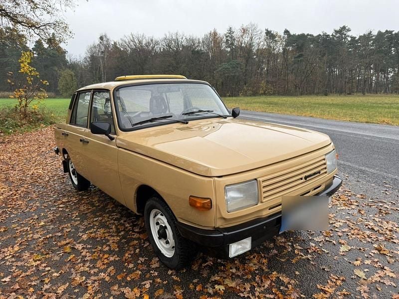 Braun Gebraucht 1987 Wartburg 353 Limousine | 8.999 € - Bild 1/4