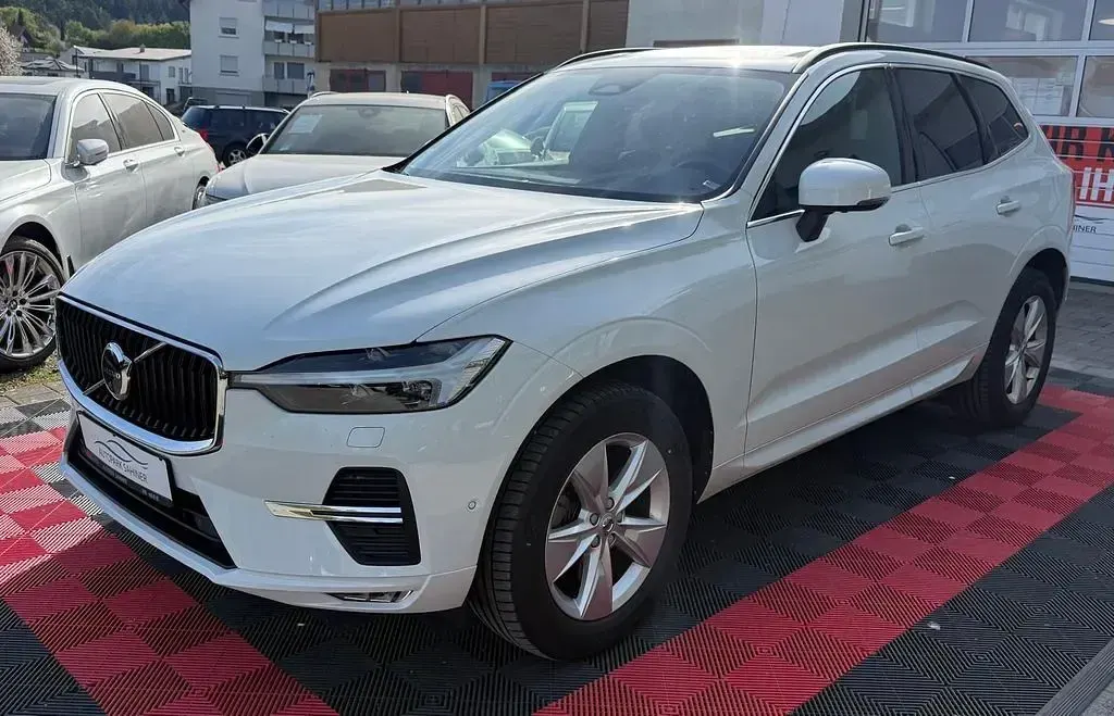 Gebraucht Volvo XC60 197 PS (144 kW) 2022 Ice white SUV