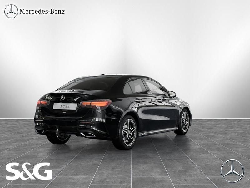 Gebraucht Mercedes A180 AMG 116 PS (85 kW) 2025 Metalliclack kosmosschwarz Limousine