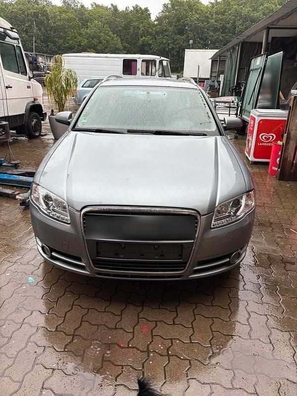 Silber Gebraucht 2005 Audi A4 Kombi | 999 € - Bild 1/4