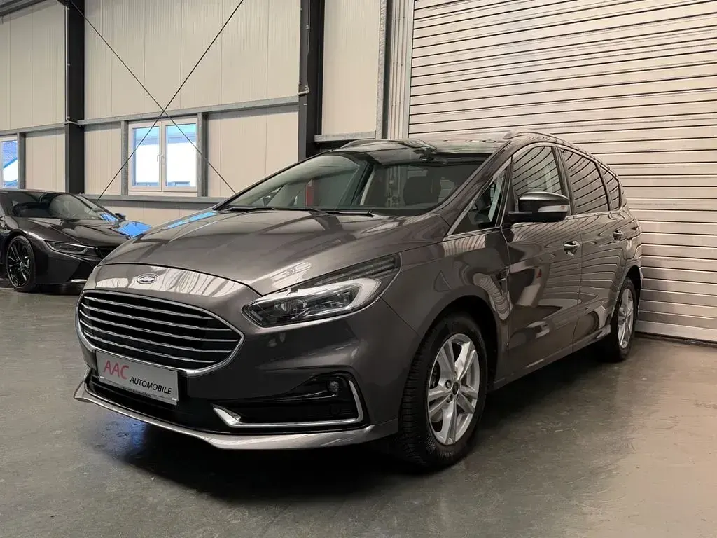 Gebraucht Ford S-MAX Titanium 190 PS (139 kW) 2023 Grau Van / Kleinbus