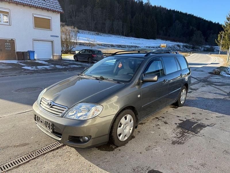 Grau Gebraucht 2004 Toyota Corolla Kombi | 3.300 € (Fairer Preis) - Bild 1/4