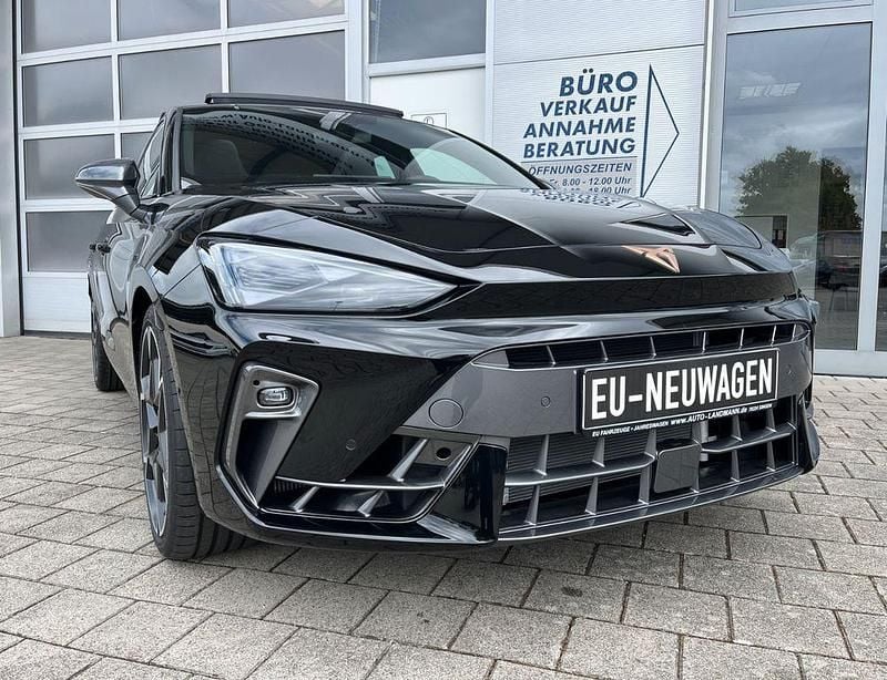 Midnight schwarz Neu 2025 Cupra Leon VZ Limousine | 38.890 € (Superpreis) - Bild 1/4