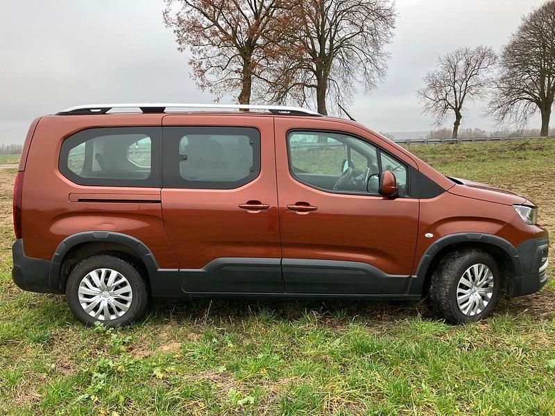 Gebraucht Peugeot Rifter Active 130 PS (95 kW) 2020 Braun Van / Kleinbus