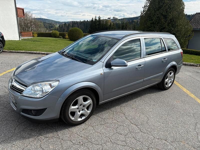 Gebraucht Opel Astra 116 PS (85 kW) 2008 Silber Kombi