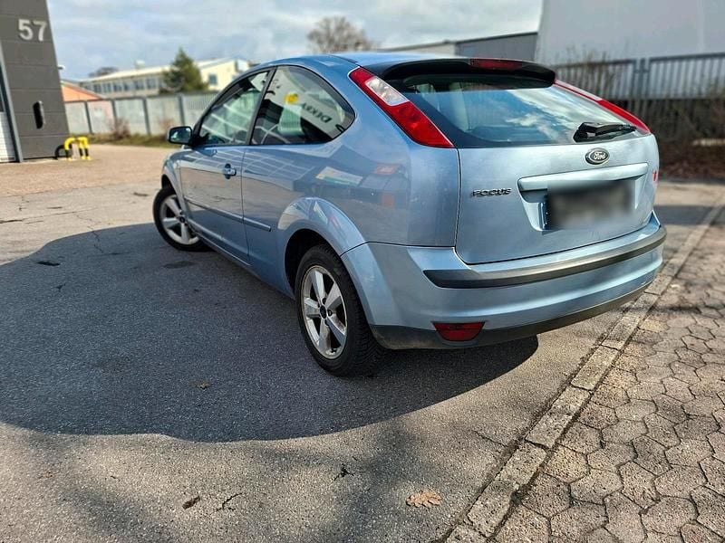 Gebraucht Ford Focus 125 PS (91 kW) 2005 Blau Limousine
