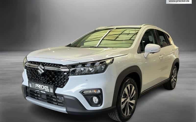 Weiß Neu 2025 Suzuki SX4 S-Cross Comfort+ SUV | 30.990 € (Etwas zu teuer) - Bild 1/4