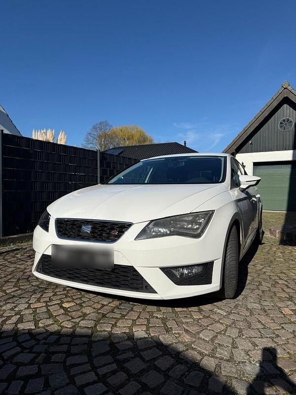 Second-hand Seat Leon FR 184 CP (135 kW) 2014 Negru Berlinǎ