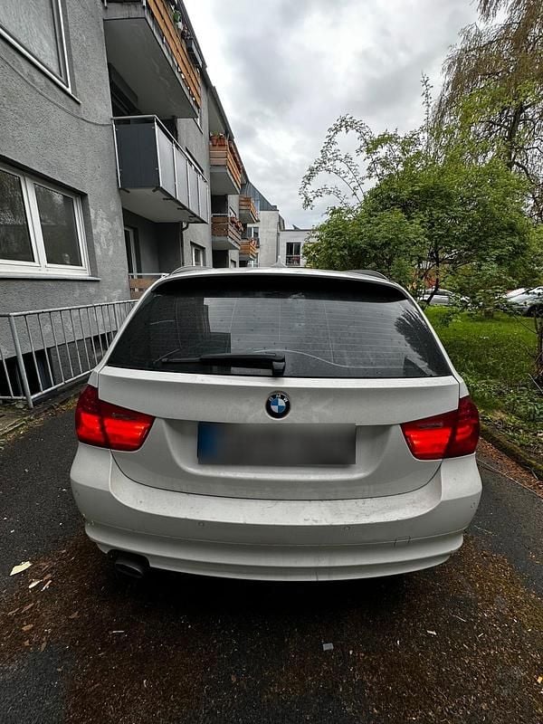 Second-hand BMW 320 184 CP (135 kW) 2012 Alb Break