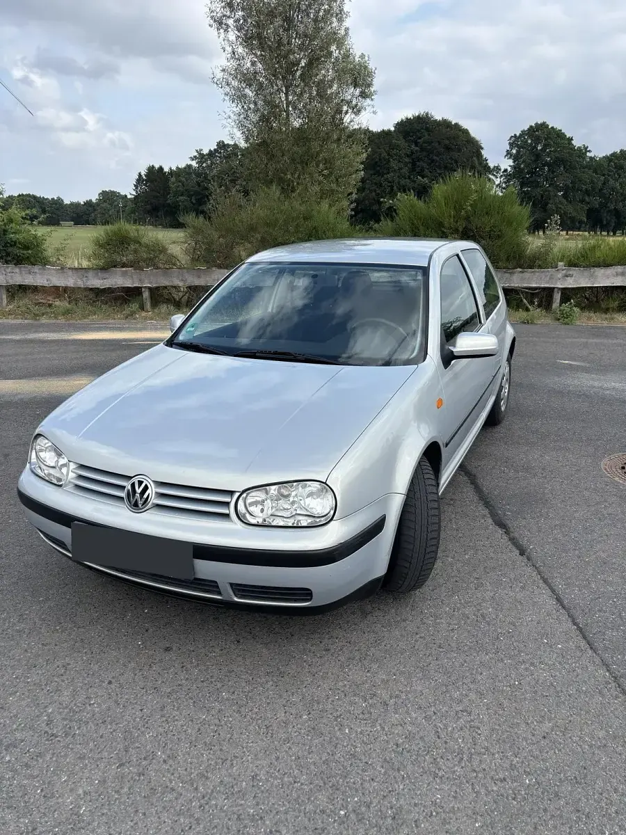 Gebraucht VW Golf IV 74 PS (54 kW) 1999 Silber Kleinwagen