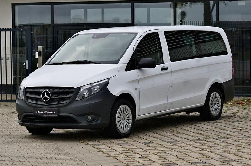Weiß Gebraucht 2021 Mercedes Vito Van / Kleinbus | 32.950 € (Fairer Preis) - Bild 1/4