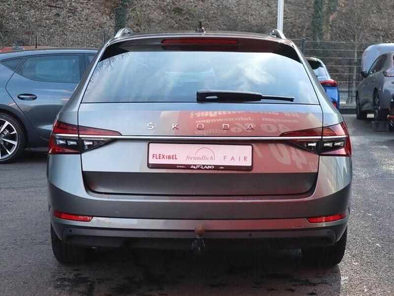 Gebraucht Skoda Superb Style 200 PS (147 kW) 2022 Grau metallic Kombi