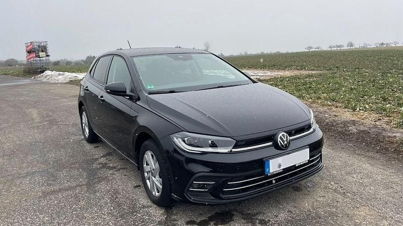 Gebraucht VW Polo Style 110 PS (80 kW) 2023 Schwarz Kleinwagen