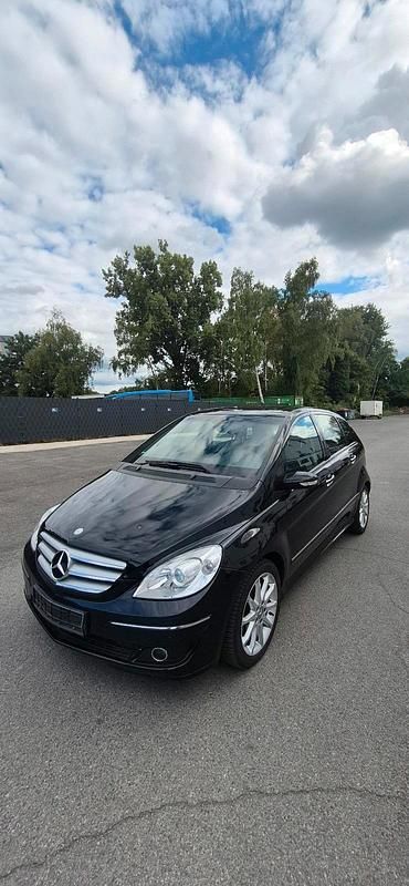 Schwarz Gebraucht 2008 Mercedes B200 Van / Kleinbus | 3.380 € (Guter Preis) - Bild 1/4