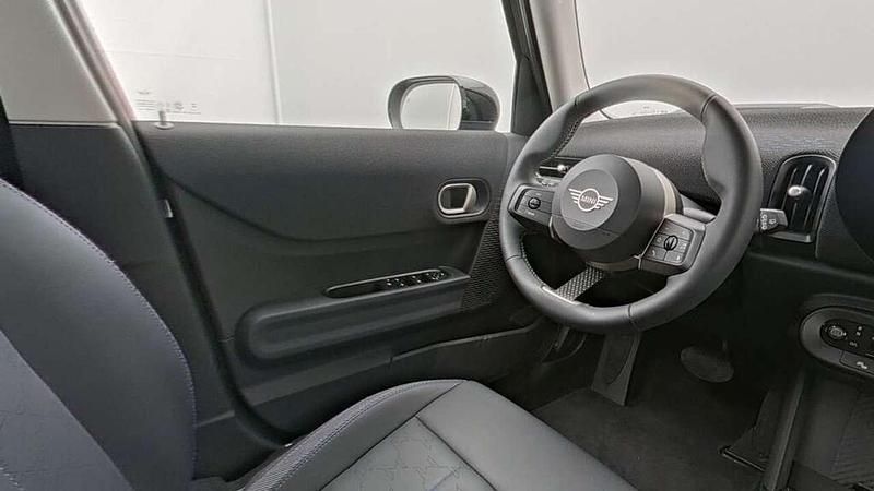 Second-hand Mini Cooper S 204 CP (150 kW) 2025 Negru Hatchback