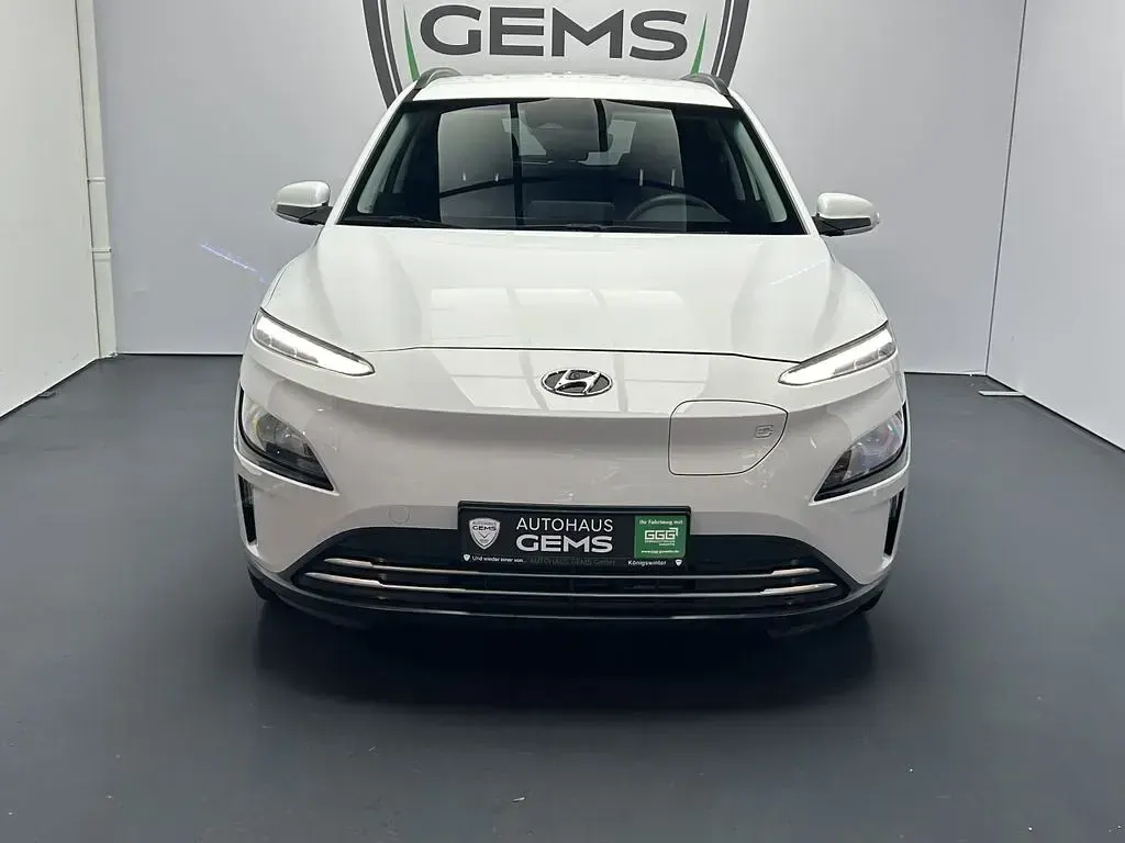 Gebraucht Hyundai Kona Edition 30+ 100 kW (136 PS) 2022 Weiß SUV