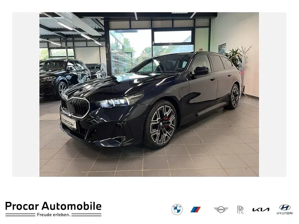Gebraucht BMW 550e M Sport 313 PS (230 kW) 2025 Kombi