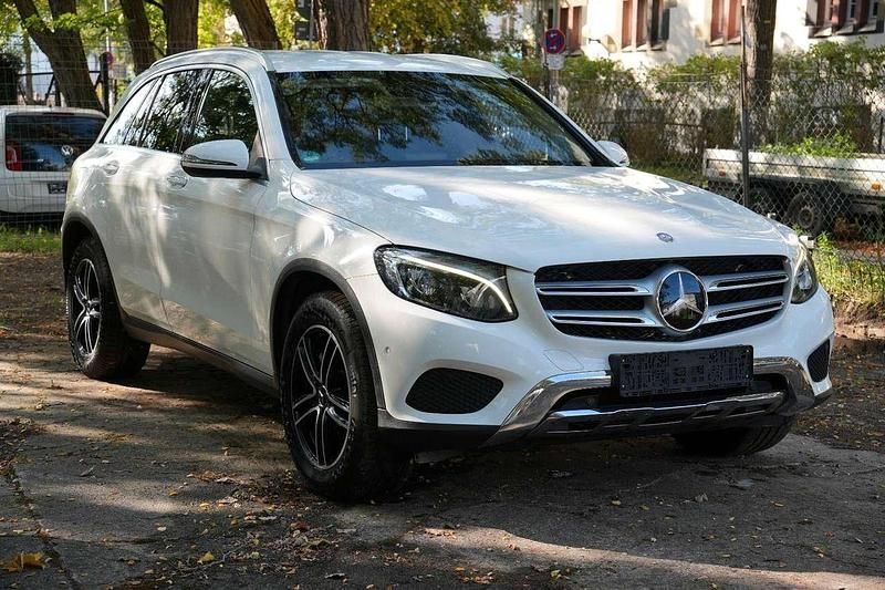Gebraucht Mercedes GLC250 211 PS (155 kW) 2015 Polarweiss SUV