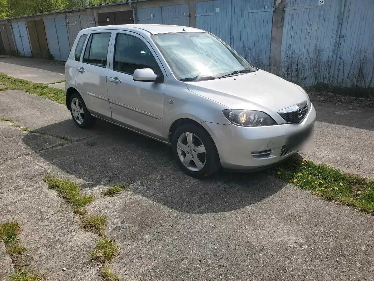 Usata Mazda 2 68 CV (50 kW) 2007 Argento Utilitaria