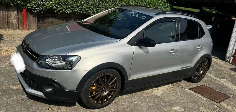 Silber Gebraucht 2013 VW Polo Limousine | 8.990 € (Fairer Preis) - Bild 1/4
