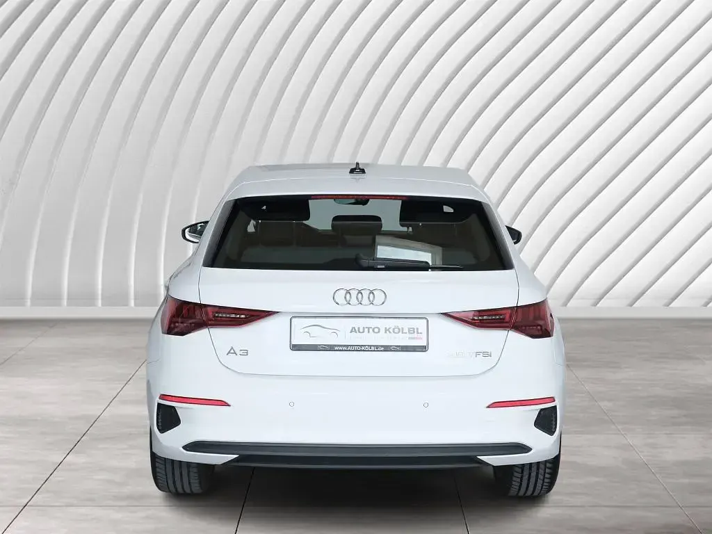 Gebraucht Audi A3 150 PS (110 kW) 2023 Ibisweiß Limousine