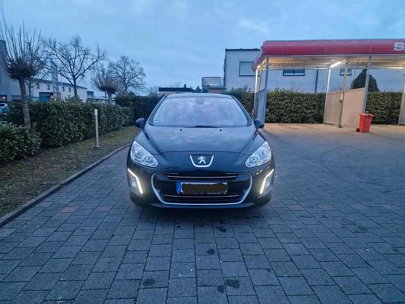 Gebraucht Peugeot 308 109 PS (80 kW) 2011 Schwarz Kleinwagen