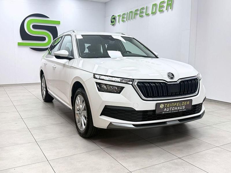 Weiß Gebraucht 2021 Skoda Kamiq Style SUV | 13.490 € (Fairer Preis) - Bild 1/4