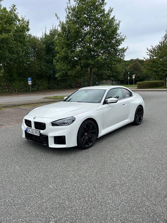 Weiß Gebraucht 2024 BMW M2 Shadowline Coupé | 56.490 € (Superpreis) - Bild 1/4