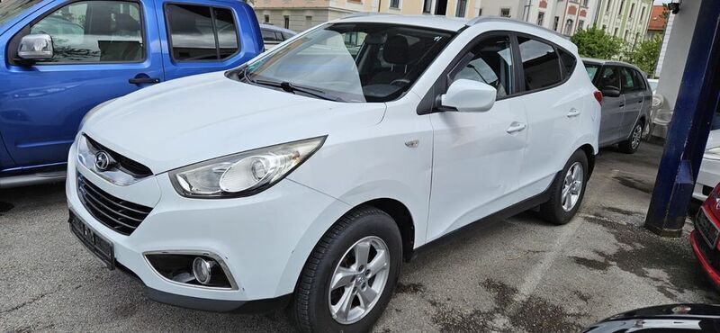 Weiß Gebraucht 2010 Hyundai ix35 Comfort SUV | 4.900 € (Guter Preis) - Bild 1/4