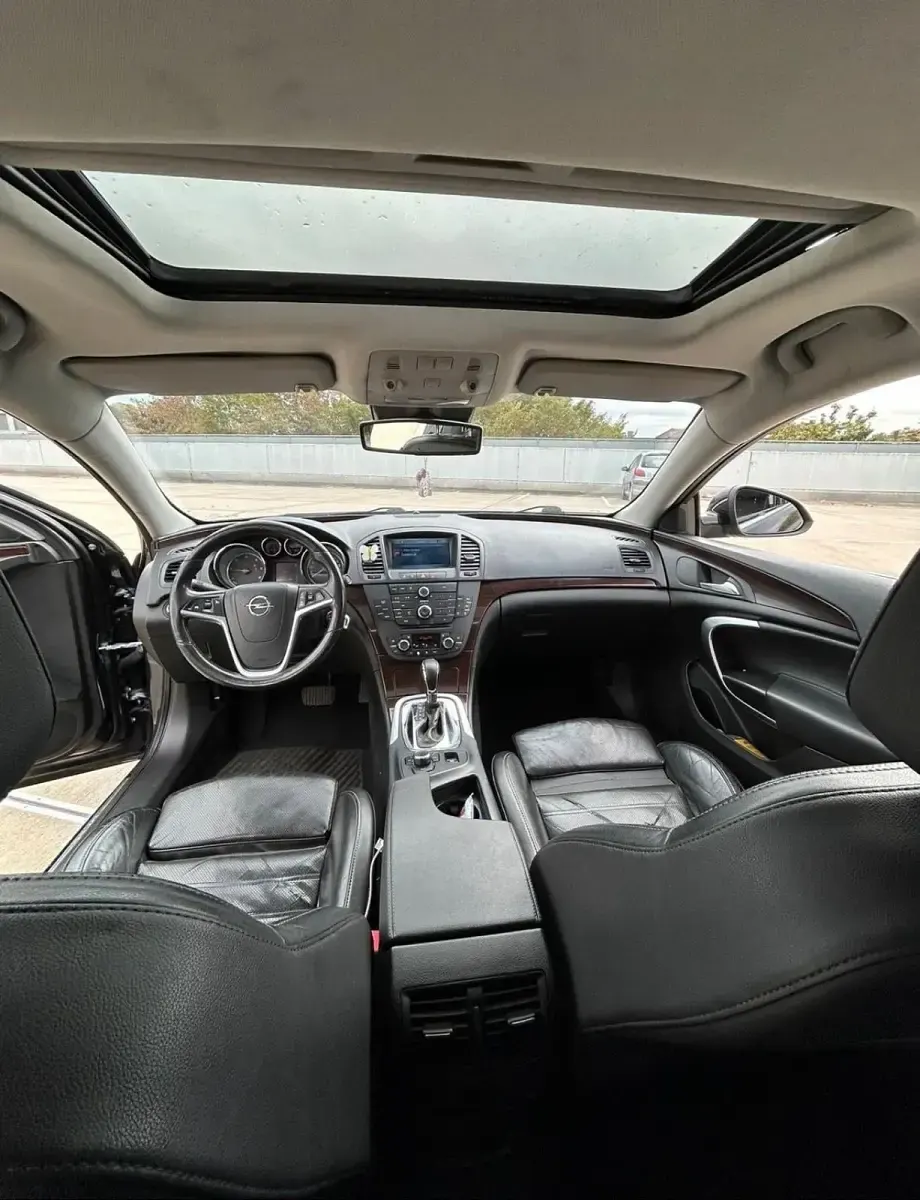 Gebraucht Opel Insignia 150 PS (110 kW) 2008 Schwarz Limousine