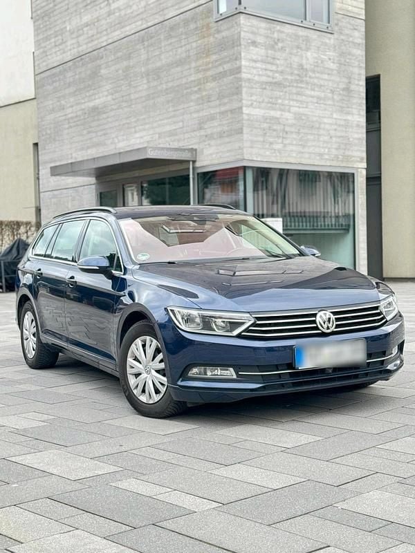 Gebraucht VW Passat 150 PS (110 kW) 2017 Blau Kombi