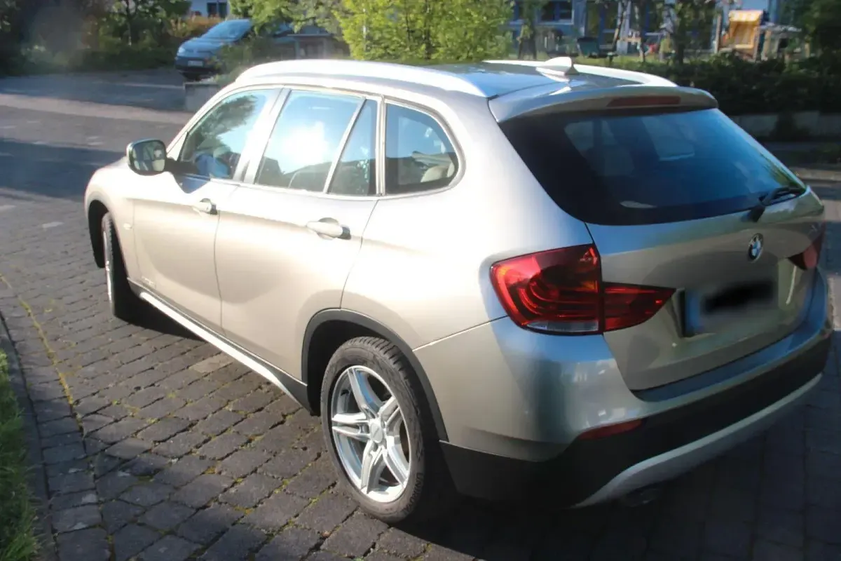 Gebraucht BMW X1 Sport Line 177 PS (130 kW) 2011 Silber SUV