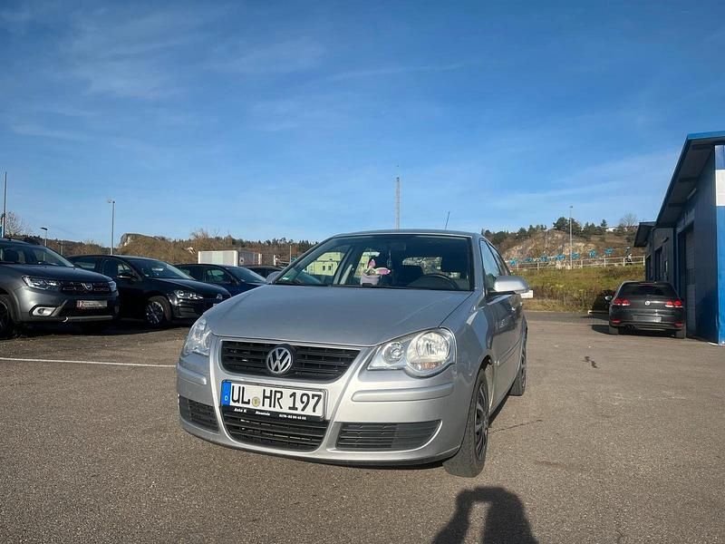 Silber Gebraucht 2007 VW Polo Trendline Kleinwagen | 3.490 € (Etwas zu teuer) - Bild 1/4