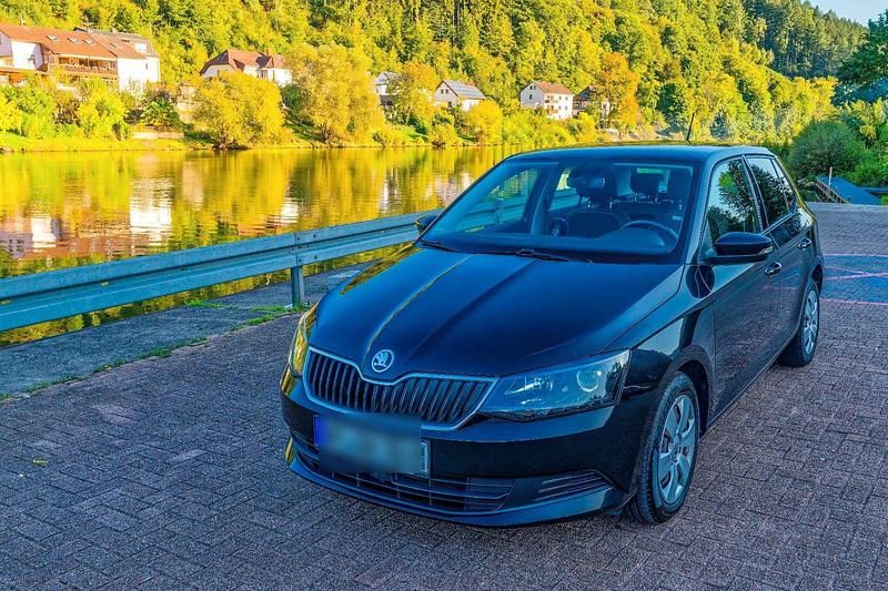 Schwarz Gebraucht 2016 Skoda Fabia Kleinwagen | 6.600 € (Guter Preis) - Bild 1/4