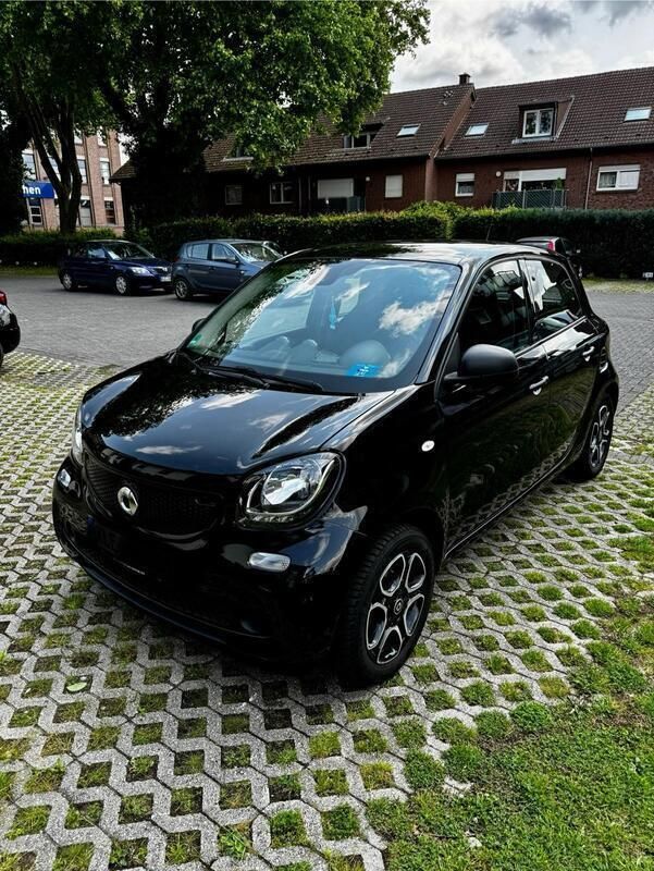 Schwarz Gebraucht 2019 Smart ForFour Limousine | 12.000 € - Bild 1/4